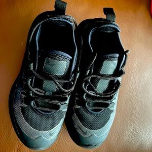 Black boys Air Max size 11 EUC